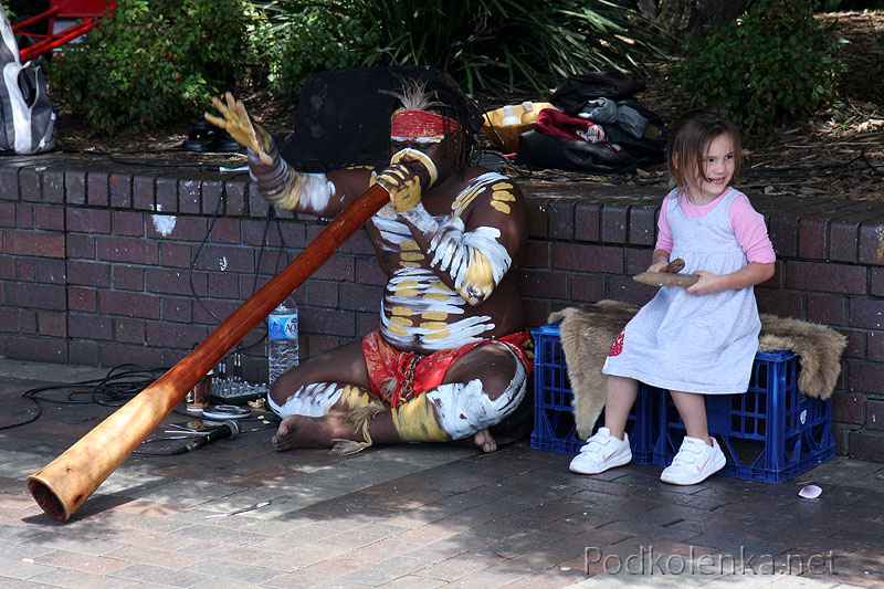 07_aborigines_didgeridoo.jpg